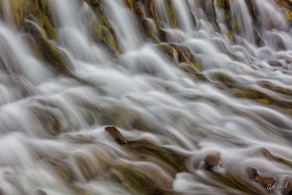 Liquid Ribbons